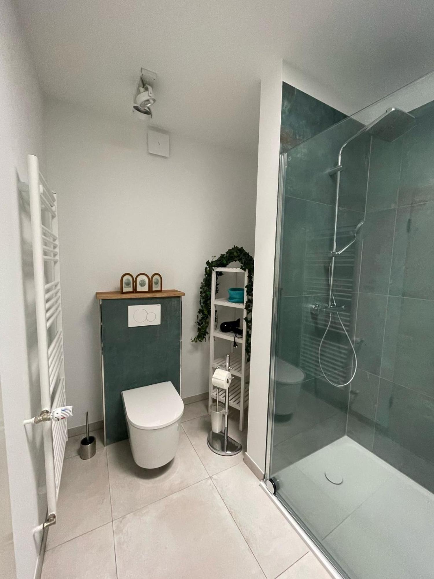 Ideale In Düsseldorf-nord Apartment